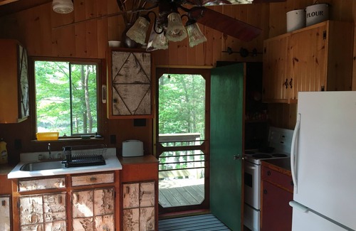 Rideau Lakes Cottage | Idyllic Cottage Retreat on Upper Rideau Lake Near Westport