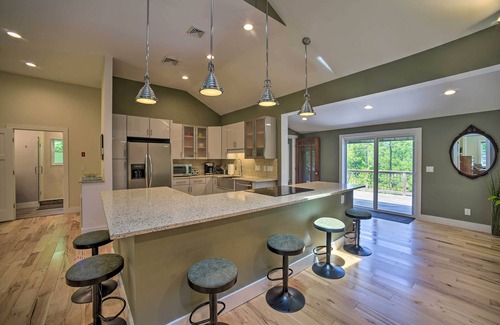 Wallkill House | Scenic Cottage with Deck: Mountain & Lake Views Await