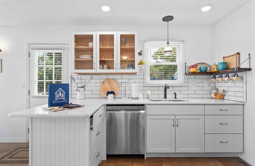 Blue Eye Cottage | Dog-Friendly Blue Moon Cottage with Lake Views & Hot Tub