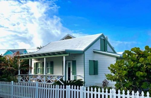 Lubbers Quarters Cay Cottage | Charming Cottage w/pool- in the highly desired settlement