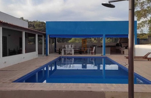 Mairinque House | Inviting Cottage with Outdoor Fireplace and Private Pool