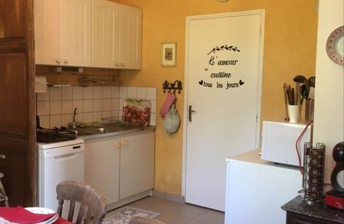 Luce-sous-Ballon Cottage | Cozy Gite Teillé: Family-Friendly Retreat with Spa & Kitchen