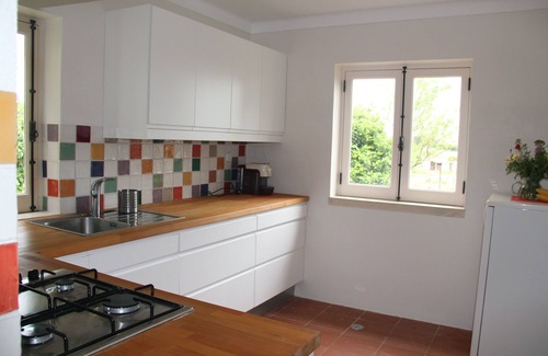 Mafra House | Idyllic Cottage with Garden Near Sea & Ericeira - 10/10 Rating