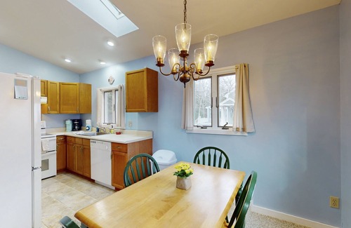 Chamberlain Cottage | Charming Cottage with Ocean Views, Wifi, and Washer and Dryer