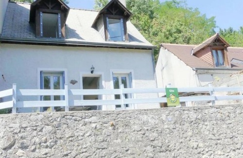 Limeray Cottage | Gite Limeray: 2 Bedrooms with Spa & Family-Friendly Perks