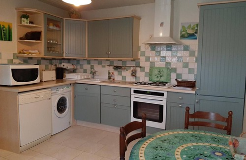 Jauldes Cottage | Cozy Gite Jauldes - Perfect Retreat for Families & Pets