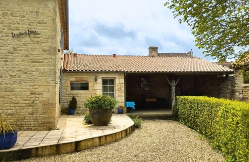 Jauldes Cottage | Cozy Gite Jauldes - Perfect Retreat for Families & Pets