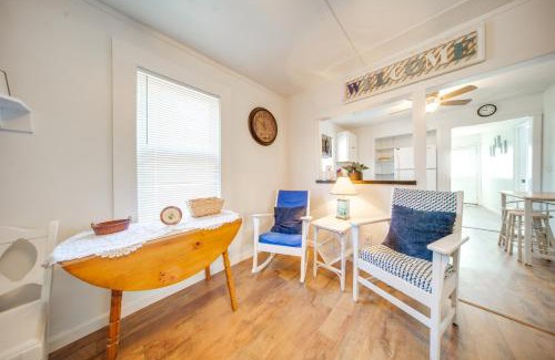 Geneva-on-the-Lake House | Family-Friendly Cottage with Yard Near Lake Erie - 9.7 Rated