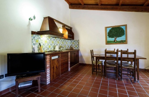 Landro House | Discover Belvilla by OYO Marchese: Pet Friendly Retreat