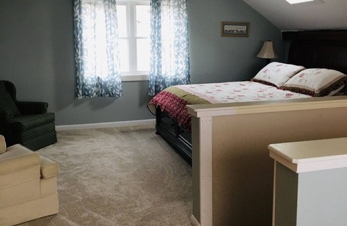 Corning Other | Idyllic Country Farm Stay with Breakfast & Breathtaking Views