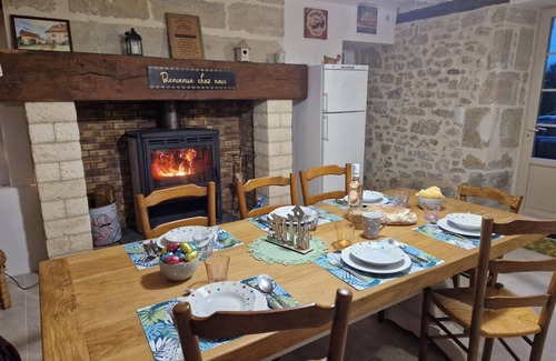 Cherveix-Cubas Cottage | Charming Gite Cherveix-Cubas: Family-Friendly Retreat