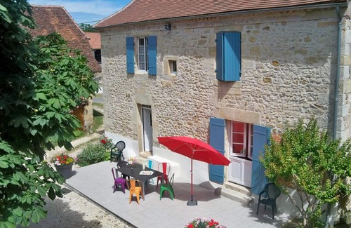 Cherveix-Cubas Cottage | Charming Gite Cherveix-Cubas: Family-Friendly Retreat