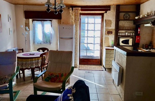 Saint-Genies Cottage | Guest Rated 10/10: Country Gîte with Pool Near Lascaux