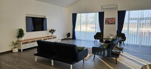 At Samat Villa | Family-Friendly Villa with Pool and Playground, Rated 10/10