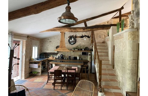 Laruscade Cottage | Top-Rated Country Residence with Ocean and Lake Views