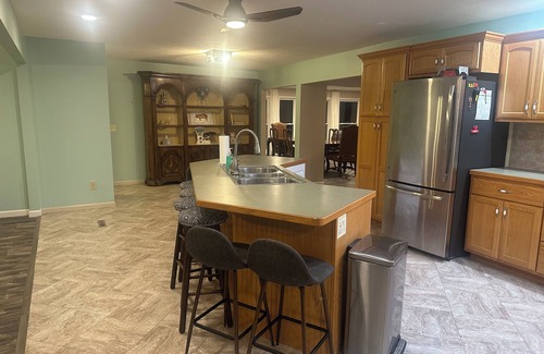 Lamont House | Idyllic 10 Acres Home with Pool, Spa & Scenic Lake Views