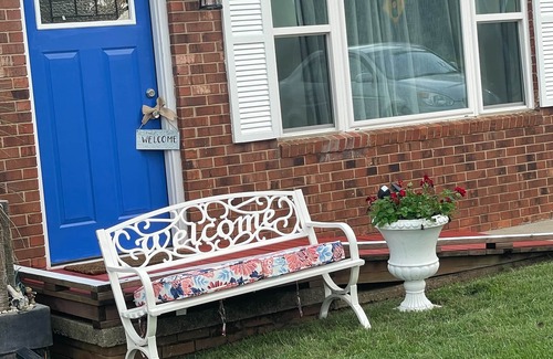 Mooresville House | Inviting Countryside Retreat with Pet-Friendly Amenities