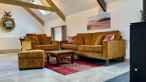 Pencader Apartment | Idyllic Countryside Barn with Hot Tub & Pet-Friendly Vibes
