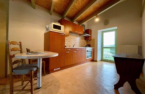 Lavaudieu Cottage | Gite Lavaudieu: Cozy 2-Bedroom Retreat with Spa & Breakfast