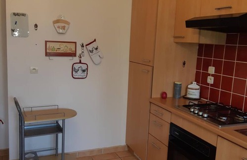 Luzille Cottage | Cozy Gite Luzillé: Family-Friendly Retreat with Spa & Breakfast