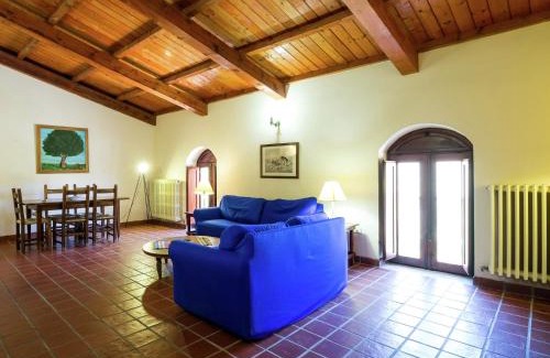 Landro House | Relax at Belvilla by OYO Marchese: Pet-Friendly Haven