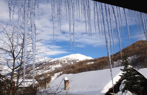 Bardonecchia Apartment | Cozy Apartment with Kitchen, Breakfast & Pet-Friendly Perks