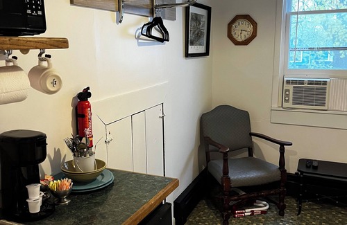 Marietta Apartment | Charming cozy studio with WiFi in lovely Marietta, NY