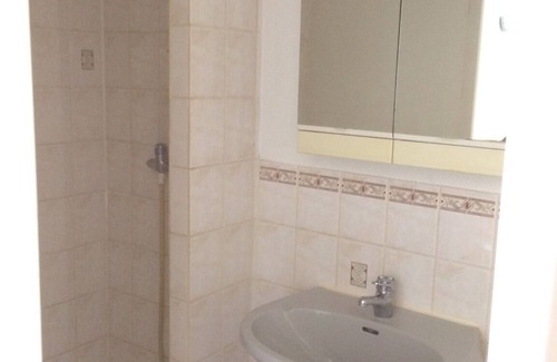 Poitiers House | Cozy T2 with Kitchen & Guest Rated 9/10 for Your Stay