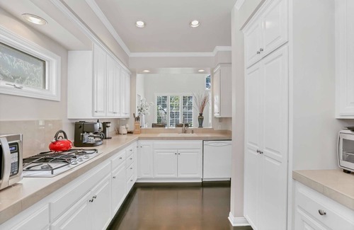 Corona del Mar House | Explore Dahlia Cottage: Oceanfront with Free Bikes & Pool