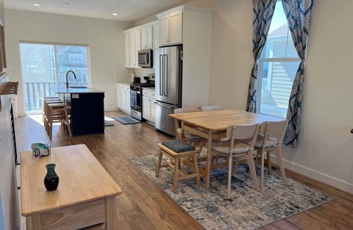 Herriman House | Charming Day Break Retreat