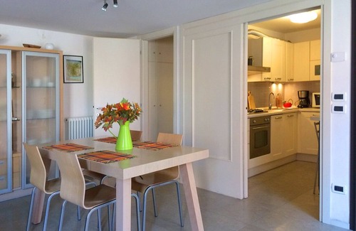 Dorsoduro Apartment | Elegant Flat in Venezia with Family-Friendly Amenities
