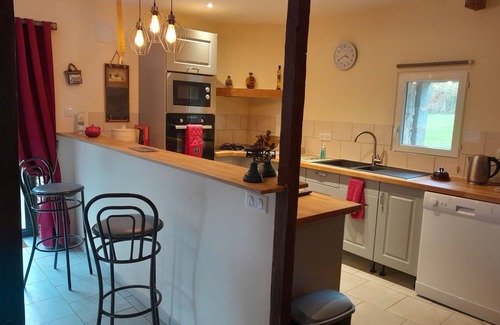 Salagnac Cottage | Cozy Country Cottage with Breakfast & Family Amenities