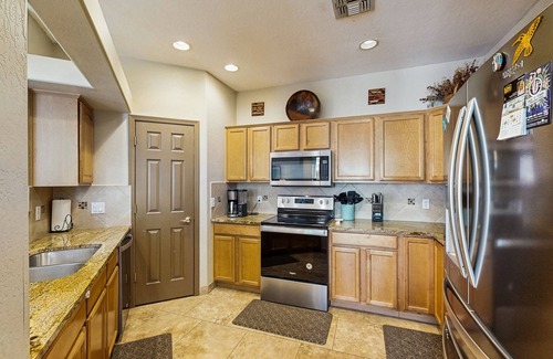 Rancho Vistoso Condo | Pet-Friendly Condo with Pool, Hot Tub & Top Guest Rating