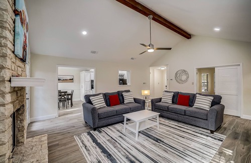 Round Rock House | Charming, dog-friendly home with fireplace, patio, central AC, & washer/dryer
