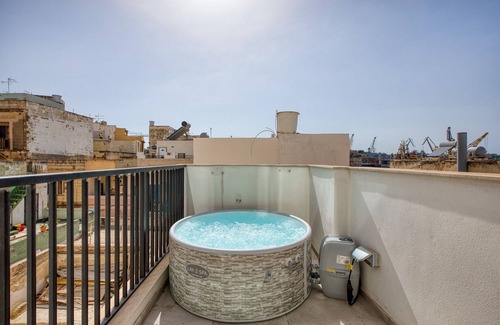 Cospicua Apartment | Charming double studio, shared sun terrace GOBLU-1