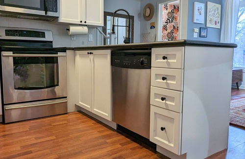 Trinity - Bellwoods House | Discover a Downtown Retreat with Pool and Pet-Friendly Perks