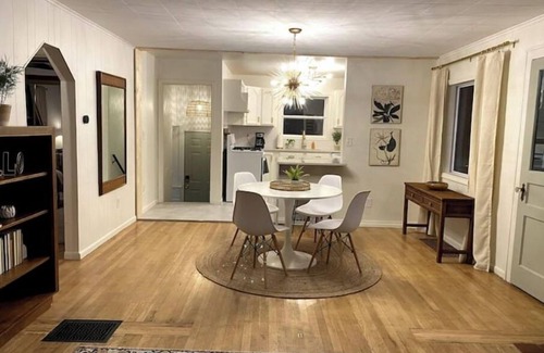 Midland House | Elegant Downtown Two Bedroom with Family-Friendly Amenities