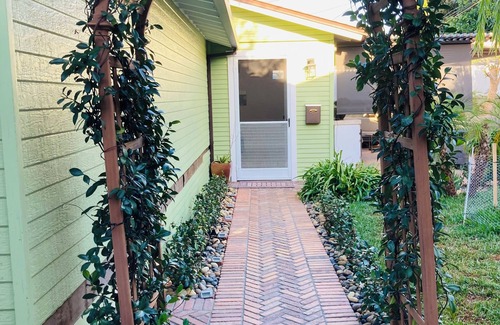Northwest San Pedro Apartment | Charming dry studio with detached bathroom and all the amenities you will need
