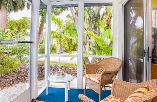 Sanibel House | Inviting Duggars Tropical Cottage with Oceanfront Views