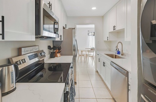 Herndon House | Charming Dulles Oasis 3bed/2.5ba/IAD Family/pet friendly