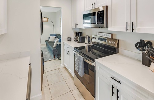 Herndon House | Charming Dulles Oasis 3bed/2.5ba/IAD Family/pet friendly