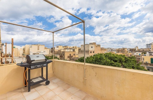 Tower Road Apartment | Exceptional Duplex Apartment in Central Sliema with Breakfast
