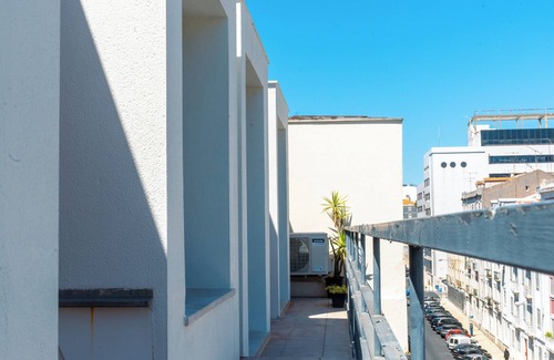 Sao Jorge de Arroios Apartment | Charming Duplex Apt in central Lisbon - Wifi and Lift