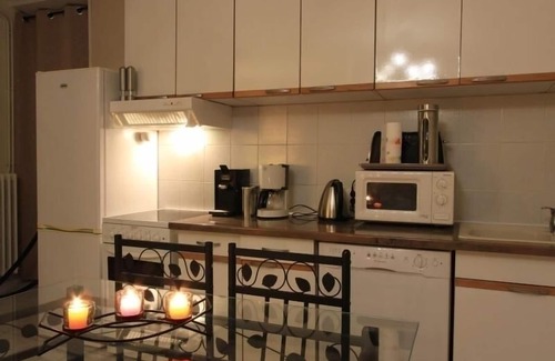 Lorcy Apartment | Cozy Gite Lorcy: Pet-Friendly Retreat with Spa & Breakfast