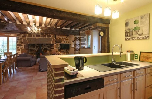 La Baroche-sous-Luce Cottage | Experience Gite La Baroche-sous-Lucé: 10/10 Guest Rated Stay