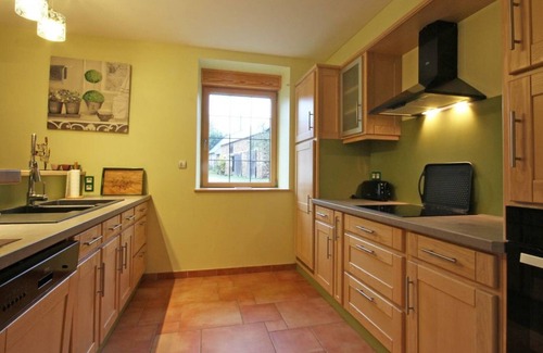 La Baroche-sous-Luce Cottage | Experience Gite La Baroche-sous-Lucé: 10/10 Guest Rated Stay