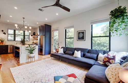 Cherrywood House | Cozy East Austin Retreat: Pet-Friendly & Near Attractions!
