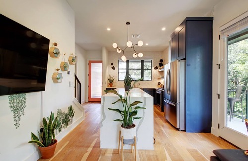 Cherrywood House | Cozy East Austin Retreat: Pet-Friendly & Near Attractions!