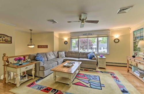 East Falmouth House | Beautiful East Falmouth Home Steps from Private Beach