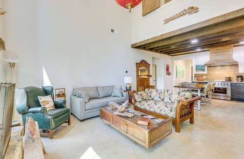 Little Kowaliga Cottage | Exceptional Eclectic Vacation Rental with Beach Access